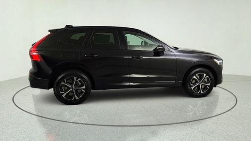 Onyx Black Metallic 2026 Volvo XC60 Plug-In Hybrid T8 Core