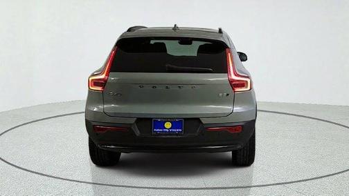 Gray Metallic 2026 Volvo XC40 B5 Core