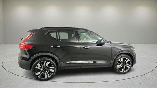 2026 Volvo XC40 B4 Plus