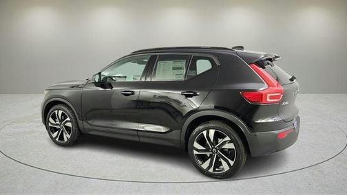 2026 Volvo XC40 B4 Plus