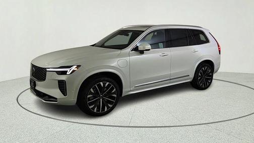 Crystal White Pearl 2026 Volvo XC90 Plug-In Hybrid T8 Plus 7-Seater