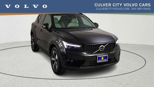Onyx Black 2026 Volvo XC40 B5 Plus
