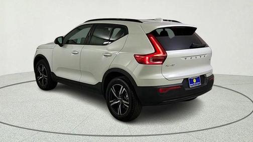 Crystal White 2026 Volvo XC40 B4 Core