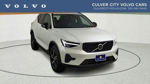 Crystal White 2026 Volvo XC40 B4 Core