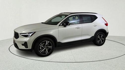 Crystal White 2026 Volvo XC40 B4 Core