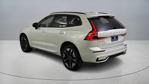 2026 Volvo XC60 Plug-In Hybrid T8 Plus