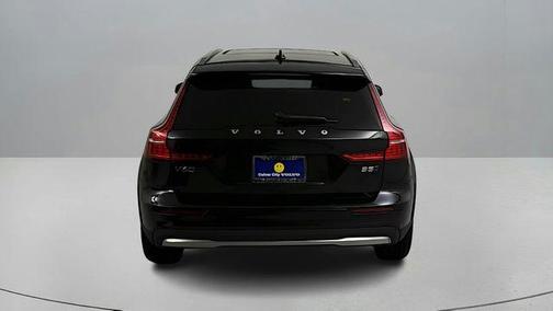 2026 Volvo V60 Cross Country B5 Plus