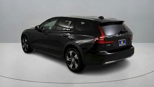 2026 Volvo V60 Cross Country B5 Plus