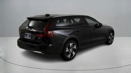 2026 Volvo V60 Cross Country B5 Plus
