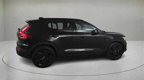2026 Volvo XC40 B5 Ultra Black Edition