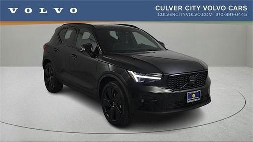 2026 Volvo XC40 B5 Ultra Black Edition