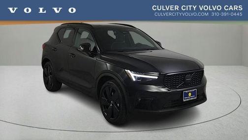 2026 Volvo XC40 B5 Ultra Black Edition