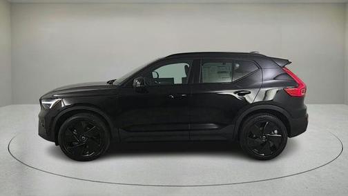 Ultra Black 2026 Volvo XC40 B5 Ultra Black Edition