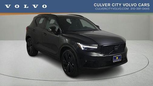 2026 Volvo XC40 B5 Ultra Black Edition