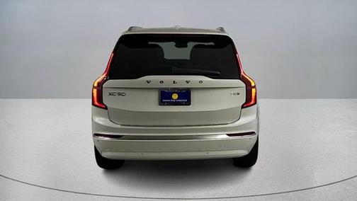 Crystal White Pearl 2026 Volvo XC90 Plug-In Hybrid T8 Plus 7-Seater