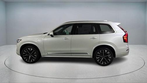Crystal White Pearl 2026 Volvo XC90 Plug-In Hybrid T8 Plus 7-Seater