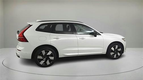 2025 Volvo XC60 Plug-In Hybrid T8 Plus