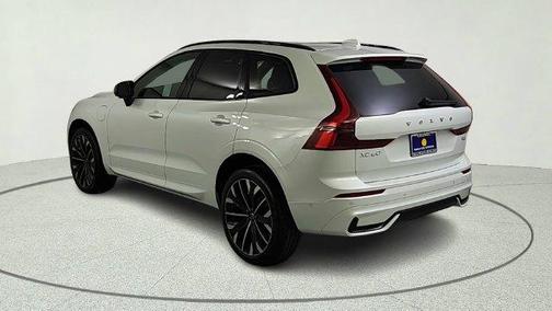 Crystal White 2026 Volvo XC60 Plug-In Hybrid T8 Ultra