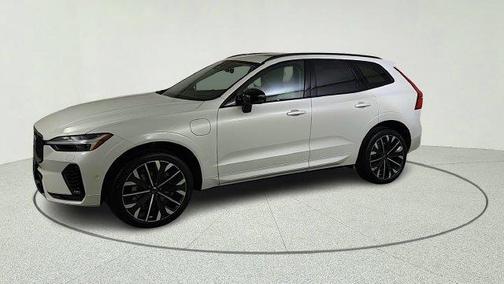 Crystal White 2026 Volvo XC60 Plug-In Hybrid T8 Ultra