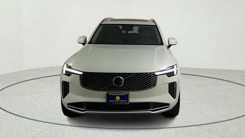Crystal White Pearl 2026 Volvo XC90 Plug-In Hybrid T8 Ultra 7-Seater