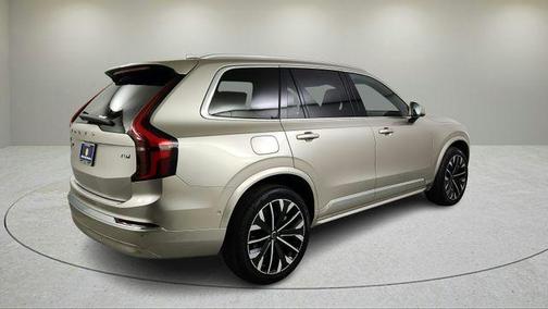 Bright 2026 Volvo XC90 Plug-In Hybrid T8 Plus 7-Seater
