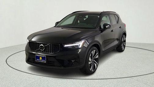Onyx Black 2026 Volvo XC40 B5 Ultra