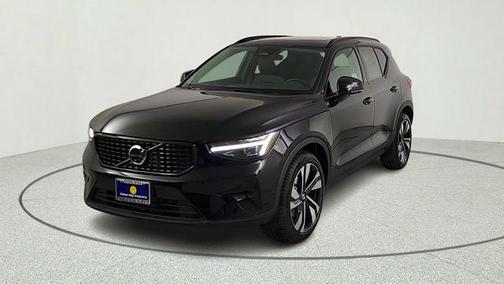 Onyx Black 2026 Volvo XC40 B5 Ultra