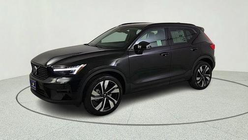 Onyx Black 2026 Volvo XC40 B5 Ultra