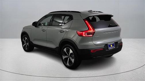 2026 Volvo XC40 B4 Plus