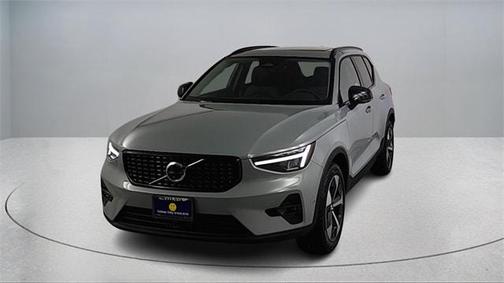 2026 Volvo XC40 B4 Plus
