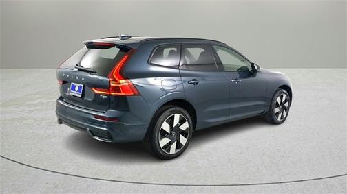 2025 Volvo XC60 Plug-In Hybrid T8 Plus