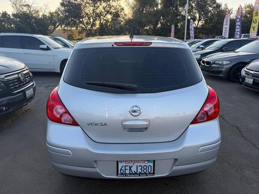 2009 Nissan Versa 1.8 S