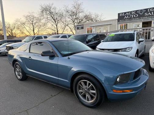 2006 Ford Mustang Deluxe