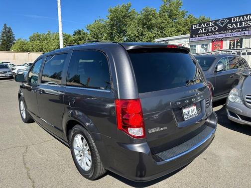 Granite Pearlcoat 2019 Dodge Grand Caravan SXT