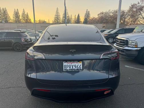 2020 Tesla Model Y Long Range Dual Motor All-Wheel Drive