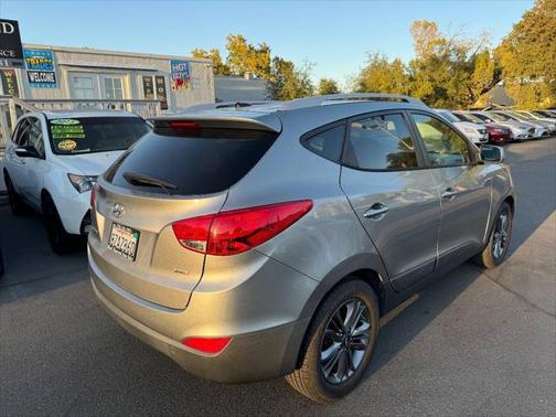 2015 Hyundai TUCSON SE