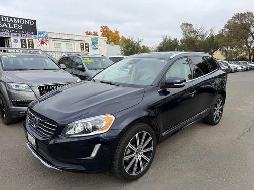 2016 Volvo XC60 T5 Drive-E Platinum