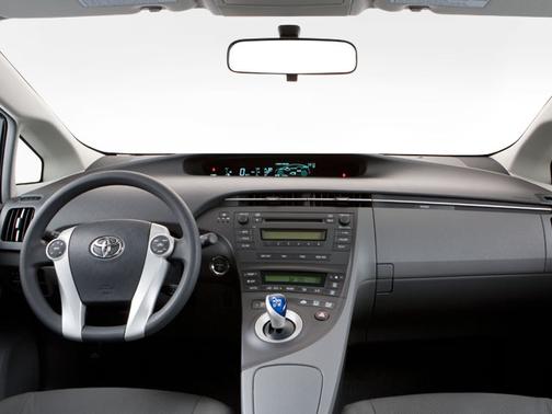 2010 Toyota Prius III