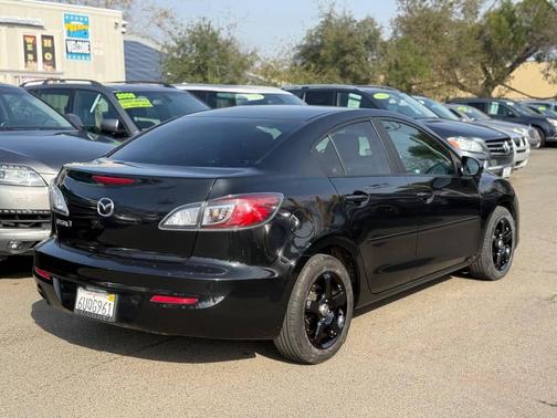 2012 Mazda Mazda3 i Sport