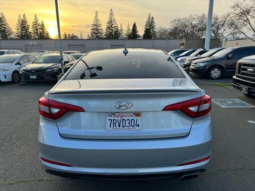 2016 Hyundai SONATA SE