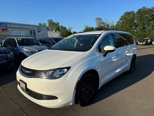 2021 Chrysler Voyager LXI