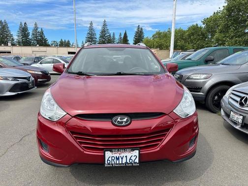 Garnet Red 2011 Hyundai TUCSON GLS