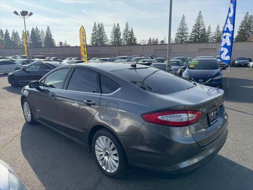 2016 Ford Fusion Hybrid S
