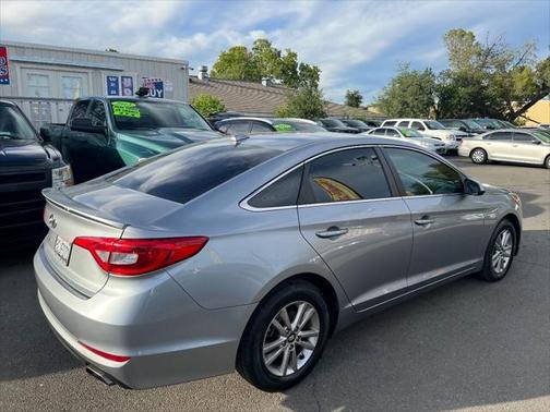 2017 Hyundai SONATA SE