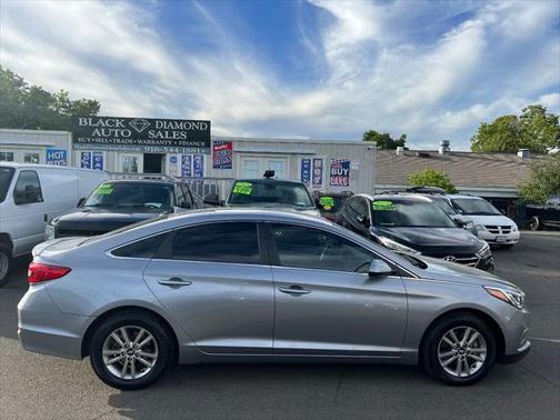 2017 Hyundai SONATA SE