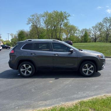 Granite Crystal Metallic Clearcoat 2019 Jeep Cherokee Limited