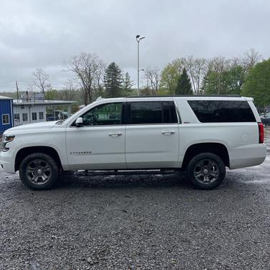 WHITE 2018 Chevrolet Suburban LT