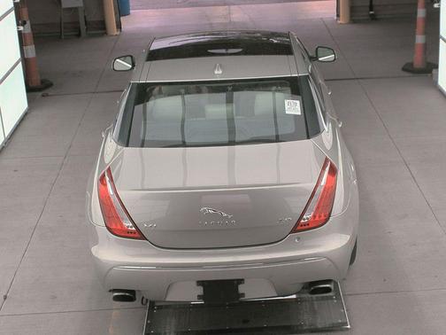 2014 Jaguar XJ Base