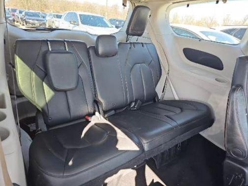 2018 Chrysler Pacifica Touring-L