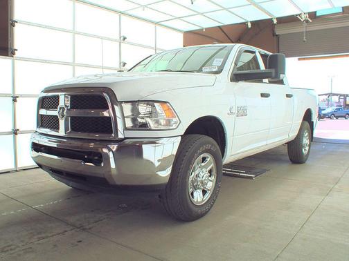 2017 RAM 3500 Tradesman Crew Cab 4x4 6'4' Box